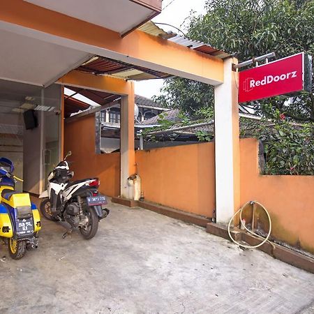 בנדונג Reddoorz Syariah Near Btc Fashion Mall מראה חיצוני תמונה