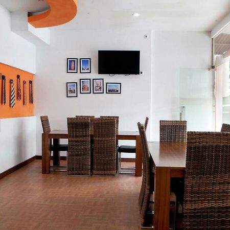 בנדונג Reddoorz Syariah Near Btc Fashion Mall מראה חיצוני תמונה