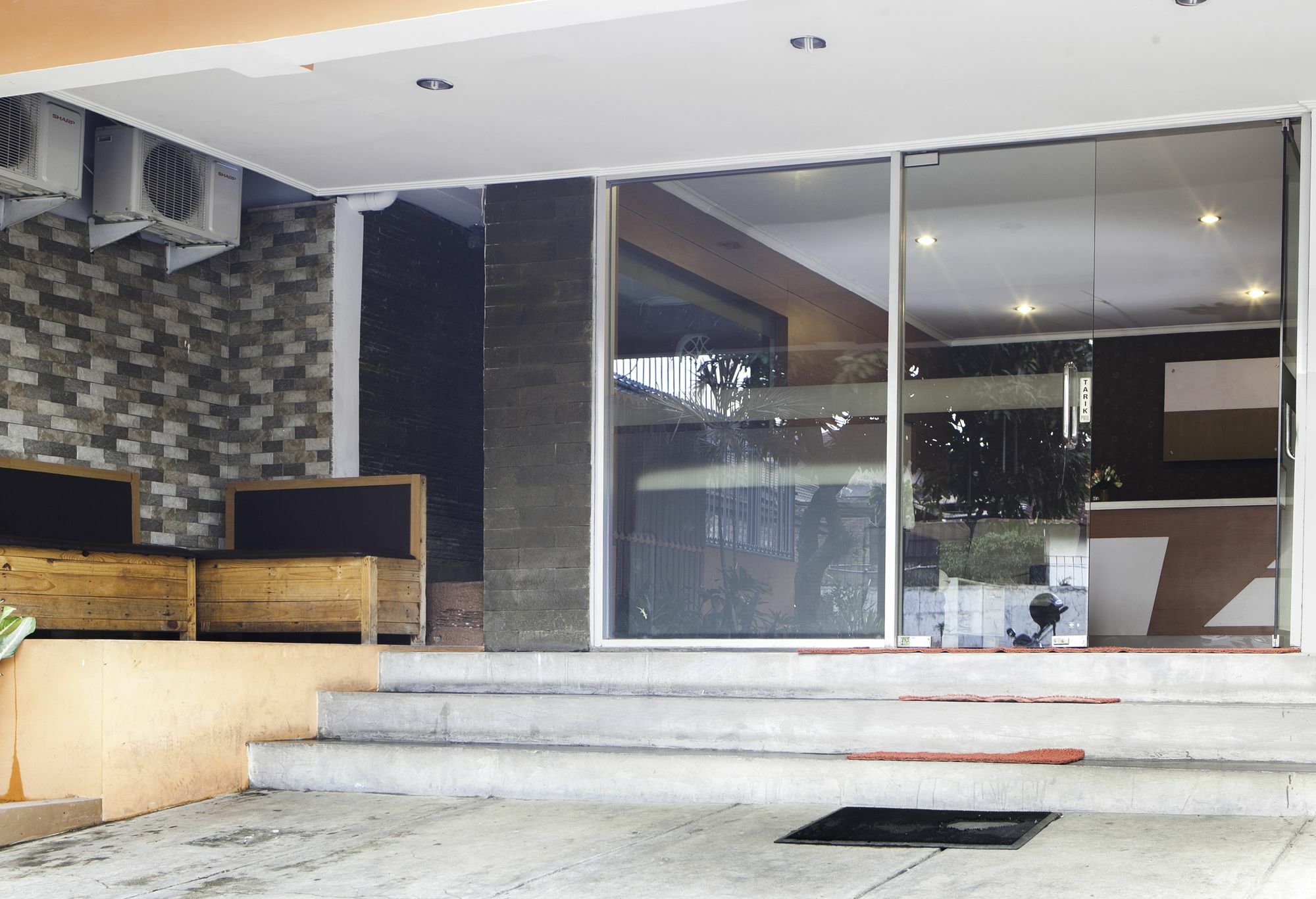 בנדונג Reddoorz Syariah Near Btc Fashion Mall מראה חיצוני תמונה