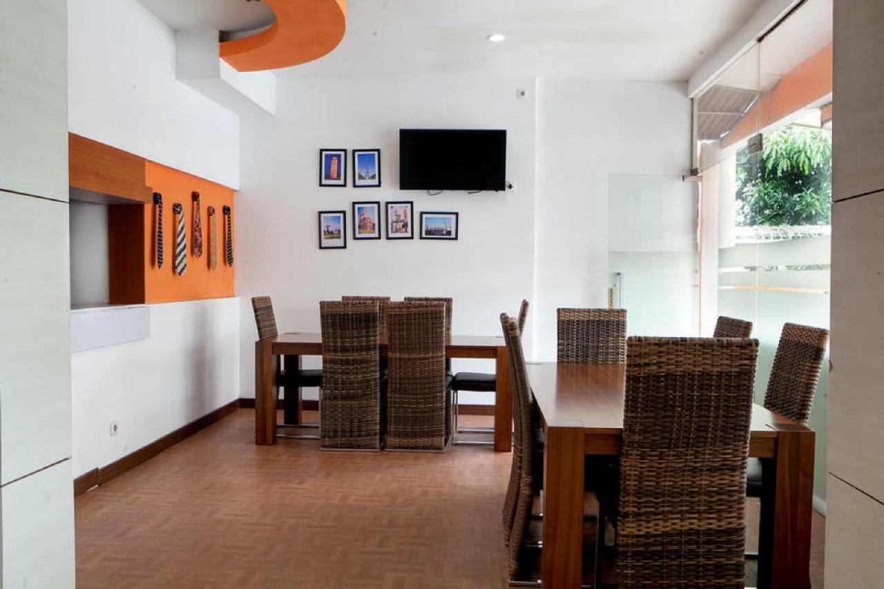 בנדונג Reddoorz Syariah Near Btc Fashion Mall מראה חיצוני תמונה